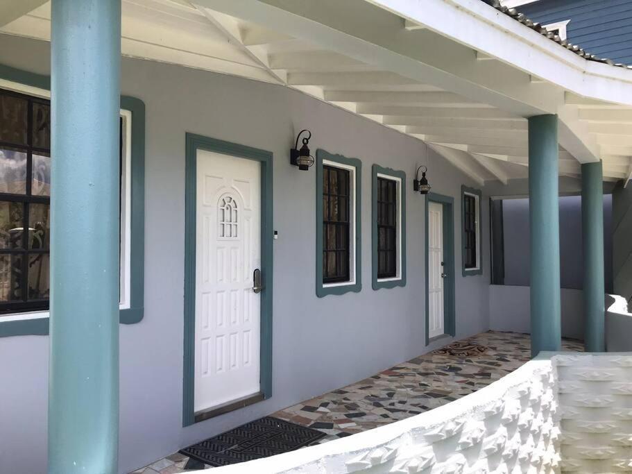 Adama Suites Potters Village Exterior photo